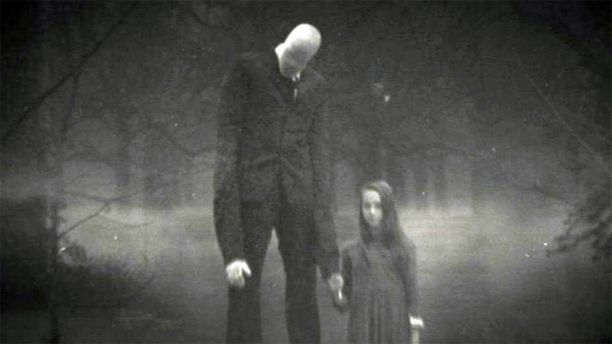 slenderman y escarlata